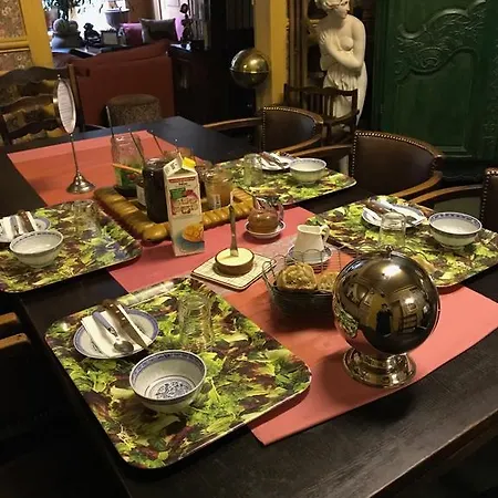 Les Marronniers Guest house Paris